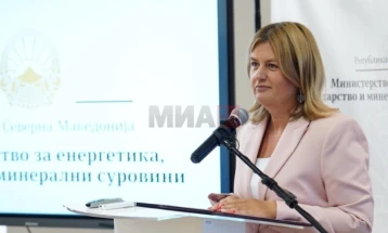 Bozhinovska dhe drejtori i SHA OKTA-Shkup do të informojnë për furnizimin dhe çmimet e derivateve të naftës