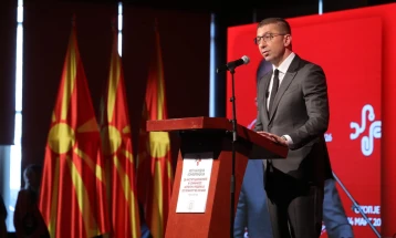 Mickoski: Tragjeditë nuk duhet të mbeten pa përgjigje, shoqëria ka të drejtë ta dijë të vërtetën - këtë ua kemi borxh viktimave