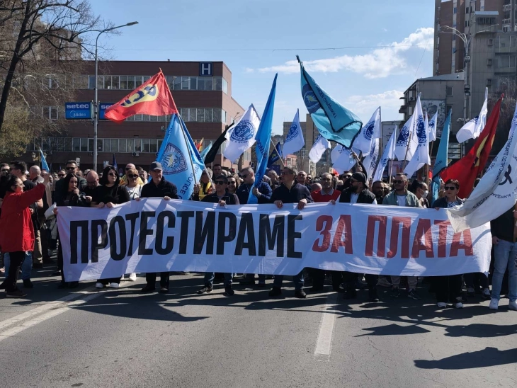 SSM stages protest, demands higher minimum wage, linear increase of salaries, observance of collective agreements