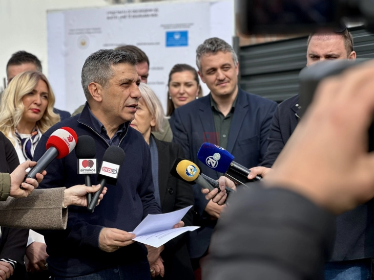 Меџити: Дрвјата од кампусот на Универзитетот „Мајка Тереза“ ќе бидат повторно засадени во новиот парк „Рилиндја“ во Чаир