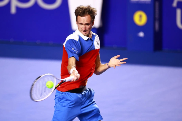 Медведев го победи Алкараз и ќе се соочи со Синер во финалето на Индијан Велс