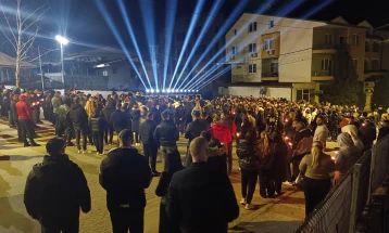 Kochani honors nightclub fire victims with minute of silence (PHOTO)