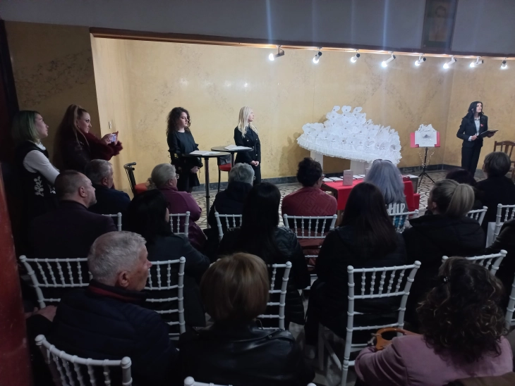 Промовирана книгата „Ќе те има“, стихови посветени на загинатите во пожарот во Кочани