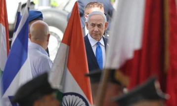 Израел го разгледува францускиот план за мир со Либан