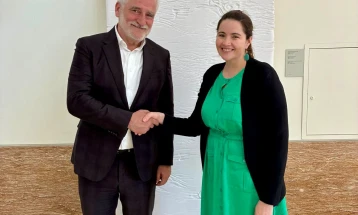 Thaçi në takim në Ambasadën Amerikane