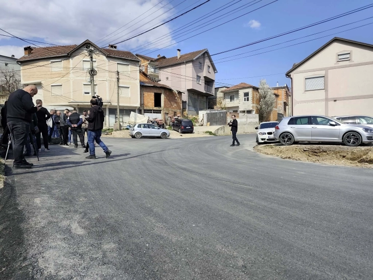 Асфалтирана улица во Долна Бањица, Гостиварско