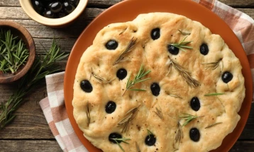 Pogaçe me ullinj dhe bimë mesdhetare