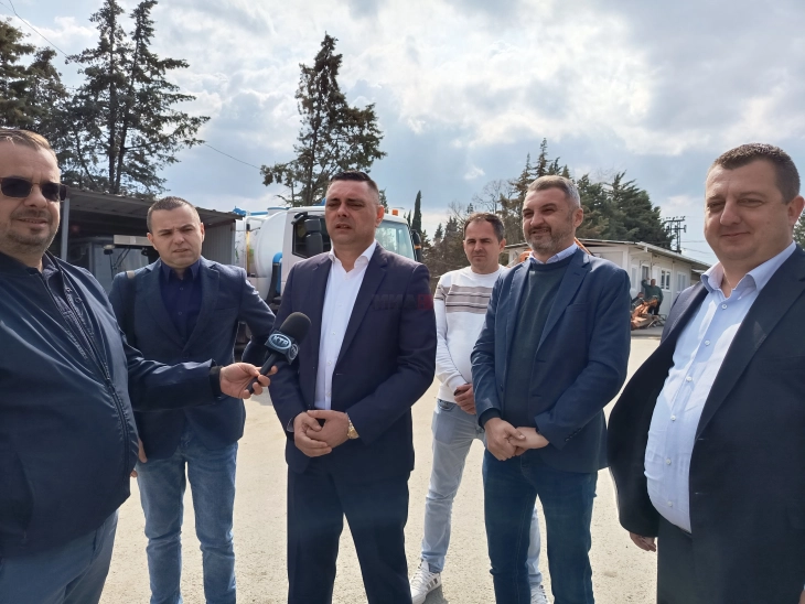 Кавадарци донираше цистерна за миење улици и јавни површини на Росоман