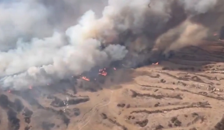 Најмалку едно лице загина во пожарите во Небраска