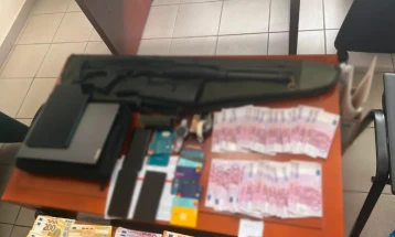 Грчката полиција разби криминална организација на Крит за работна експлоатација на државјани на трети земји