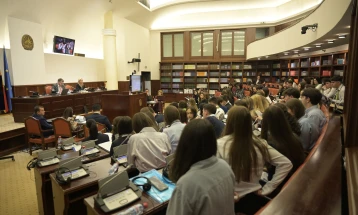 Средношколци од „Јосип Броз Тито“ од Скопје ќе го посетат Собранието во рамките на едукативниот настан „Имам став!“