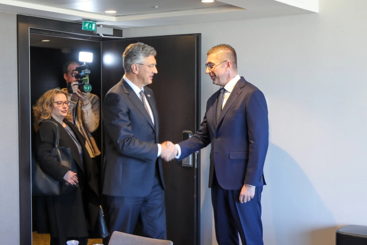 Мицкоски се сретна со Пленковиќ, регионалната соработка и европската перспектива во фокусот на разговорите