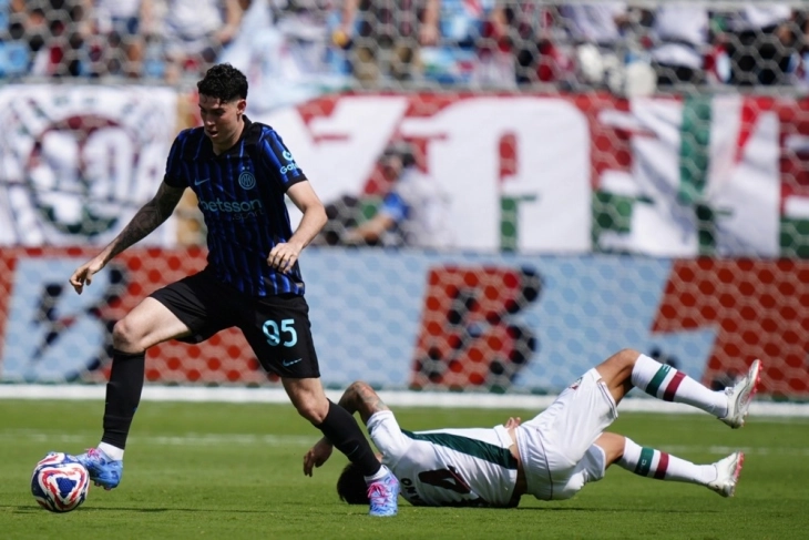 Барселона заинтересирана за Бастони