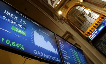 Цената на нафтата „Брент“ надмина 118 долари за барел, гасот во Европа поскапе за 35 отсто