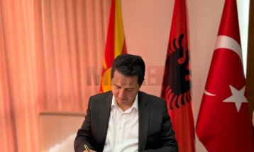 Valbon Limani, uron besimtarët myslimanë për Fitër Bajramin: Drita e Zotit ndriçoftë çdo hap dhe vendim tuajin