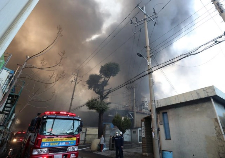 Педесет лица се повредени во пожар во фабрика за автоделови во Јужна Кореја