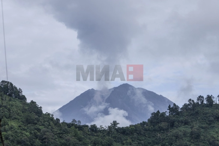 Во Индонезија регистрирани две ерупции на вулканот Семеру