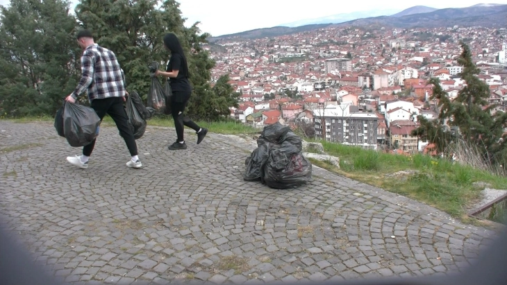 Младите од Патриотското друштво ја чистеа тврдината „Исар“