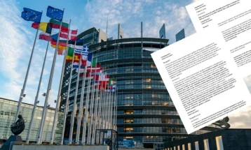 ЕПП: Системските недостатоци на изборите и корупцијата го загрозуваат патот на Албанија кон ЕУ  