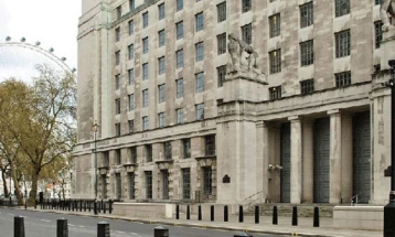 Велика Британија ги осуди нападите на Иран врз британско-американската база и ги нарече неодговорни