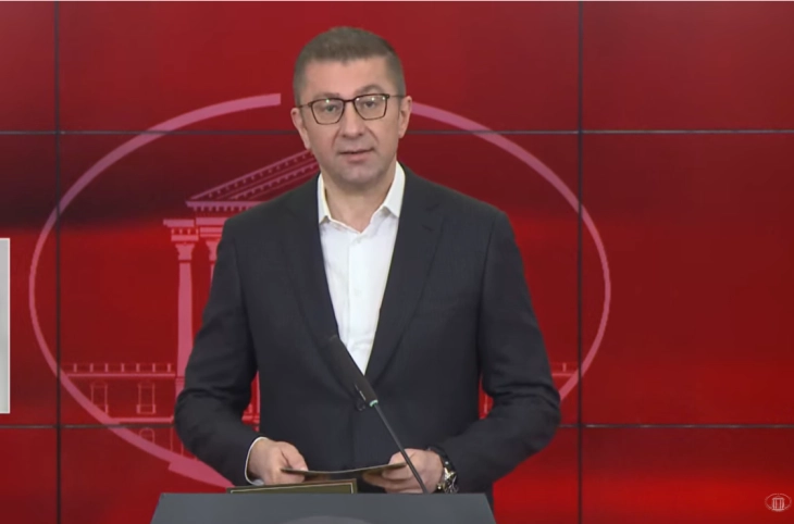 Мицкоски: Владата донесе одлука за намалување на ДДВ за горивата и ослободување на количини на мазут од државните резерви