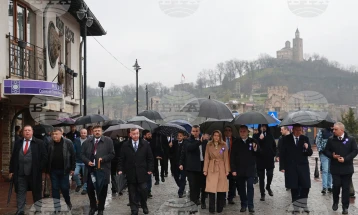 Со поворка, интерактивен спектакл и концерти на отворено, жителите и гостите на Велико Трново го прославија празникот на градот