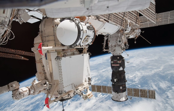 Русија започнува изградба на сопствена сателитска мрежа „Рассвет“, пандан на „Старлинк“