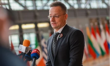 Сијарто признава дека се слушал со Лавров за време на клучни состаноци на ЕУ - тоа е дел од дипломатијата