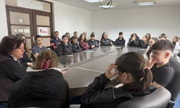 Општина Кисела Вода: Деветоодделенците од Кисела Вода ја креираат својата полуматурска прослава