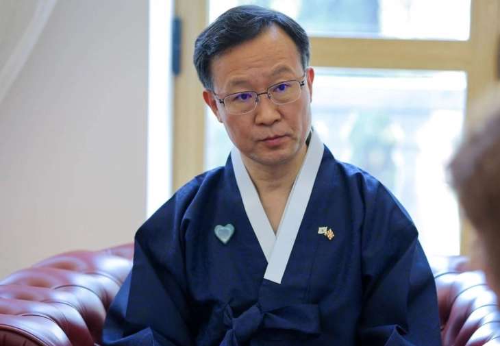 Корејскиот амбасадор Донгбае во посета на Собранието