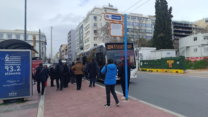 Казната за возење без билет во јавниот превоз во Солун и Атина се зголемува на 100 евра