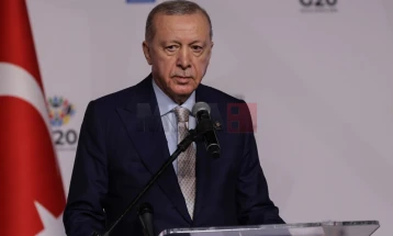 Ердоган вели дека Турција работи на воспоставување мир во војната на САД и Израел против Иран