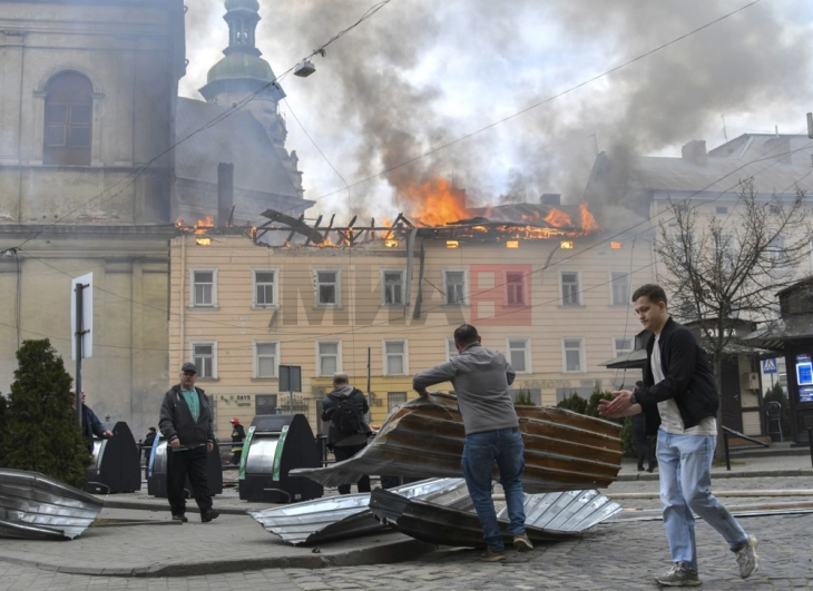 Дваесетина повредени по руски напад врз историскиот центар на Лавов