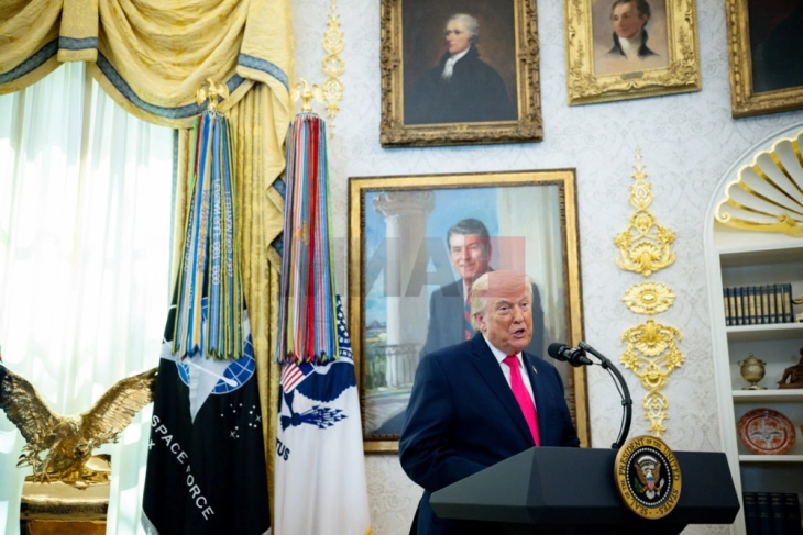 Трамп: Иран им даде на САД подарок вреден „тон пари“, поврзан со нафтата, гасот и Ормуз