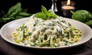 Кремасти тестенини со спанаќ