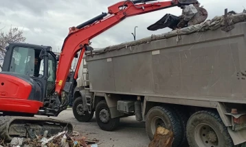 Герасимовски: Исчистена дива депонија во Маџир Маало, собрани 12 тони отпад