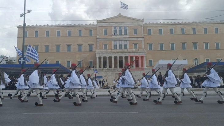 Воена парада во Атина по повод националниот празник на Грција