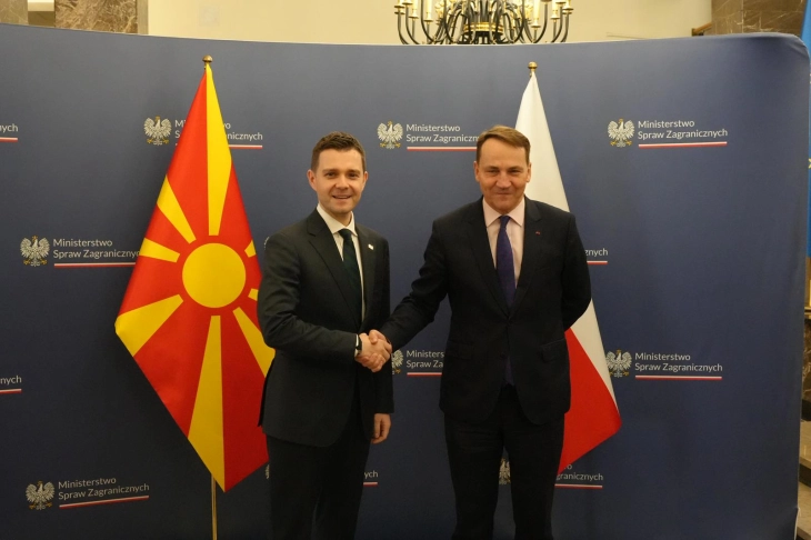 Mucunski në Varshavë diskutoi me Shikorskin për integrimin në BE, partneritetin në NATO dhe bashkëpunimin dypalësh