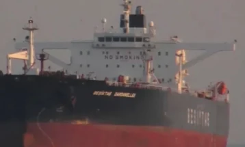 Танкер во сопственост на турска компанија нападнат со дронови утрово во близина на Босфор