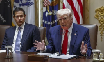 Трамп ја опиша контролата врз иранската нафта како „опција“