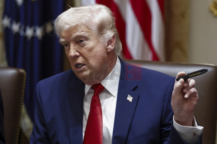 Трамп: Иран дозволи премин на 10 танкери за нафта низ Ормуската Теснина, тоа е голем подарок