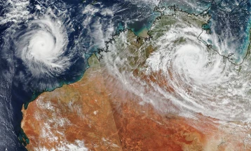 Циклонот во Австралија предизвика несреќи во две од најголемите постројки за течен природен гас во светот