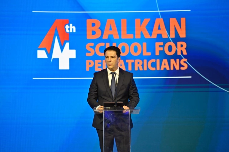 Првиот заменик-претседател на Владата, Беким Сали, учествуваше на 4-тата Балканска школа за педијатрија