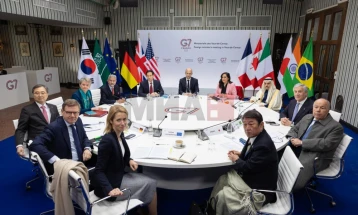 Министрите на Г7 повикуваат на прекин на нападите врз цивили