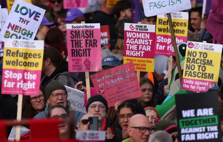 Половина милион луѓе протестираа против екстремната десница во Лондон, тврдат организаторите