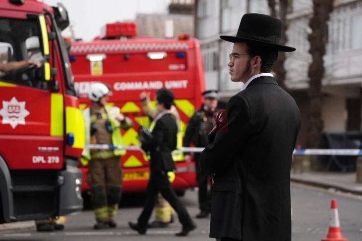 Седум лица тешко повредени во Англија откако автомобил удрил во пешаци