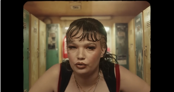 Лола Јанг признава дека се бори со зависност од дрога, од која полека заздравува