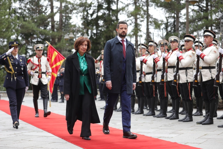 President Siljanovska-Davkova welcomes Montenegrin counterpart Milatović with highest state honors 