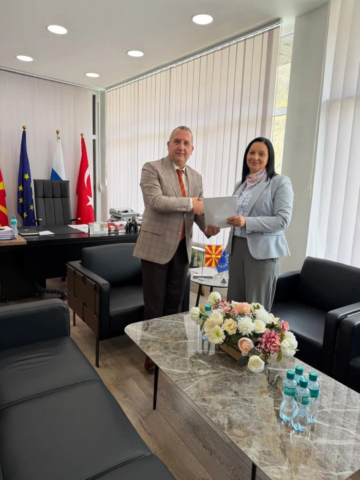 Заокружени кадровските промени во основното образование во Општина Маврово и Ростуше