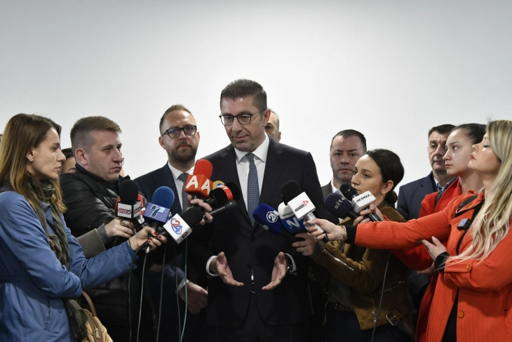 Мицкоски: Македонскиот идентитет нема повеќе да биде распродаван, на следните избори „мекотелните политичари“ ќе заминат во историјата